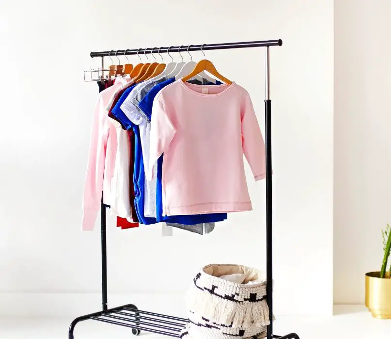 How to Simplify Your Wardrobe in 5 Simple Steps