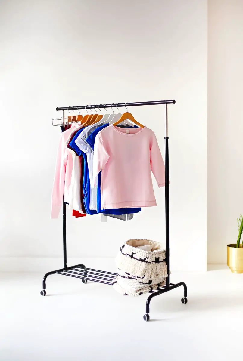 how to simplify your wardrobe